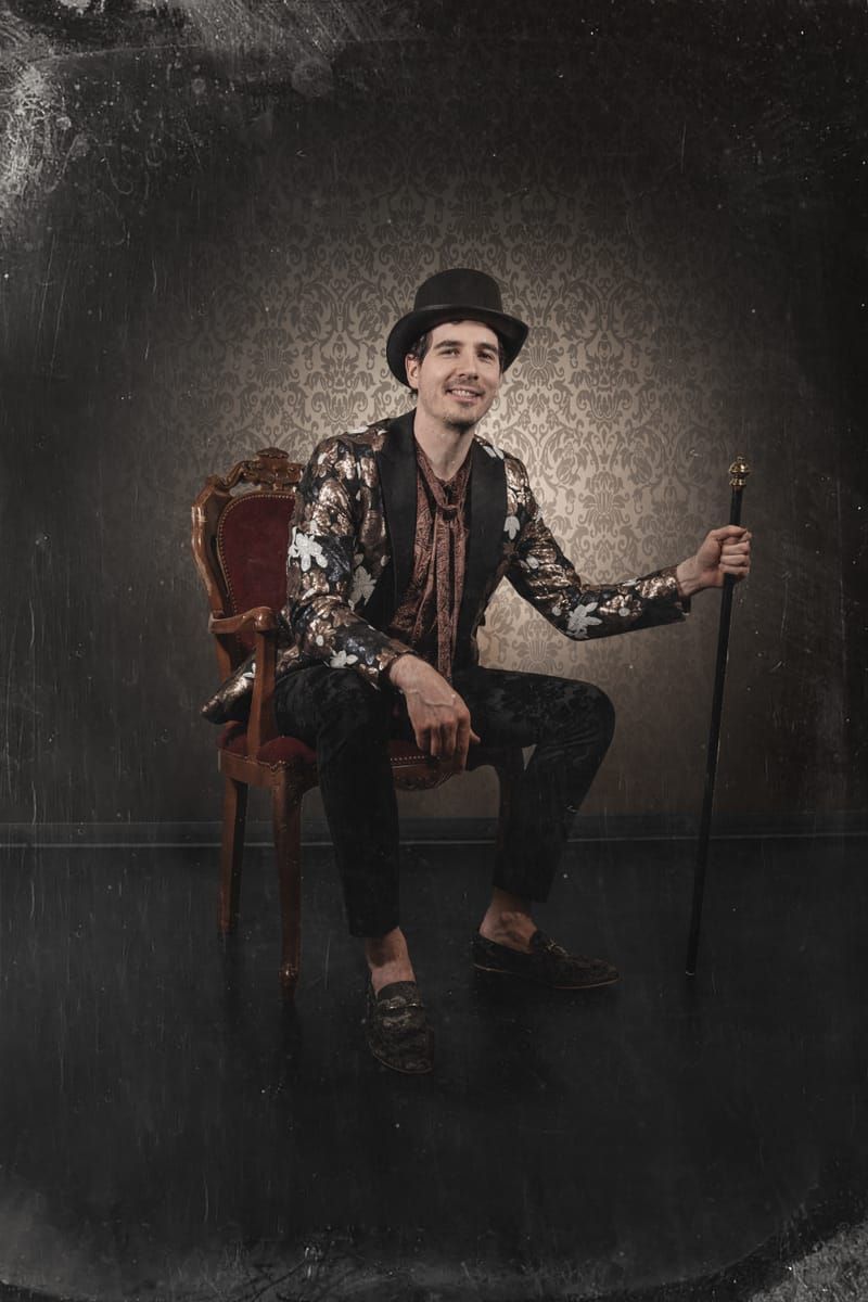 Thomas Blaumeiser als Algernon Moncrieff in „Bunbury“ (2023)