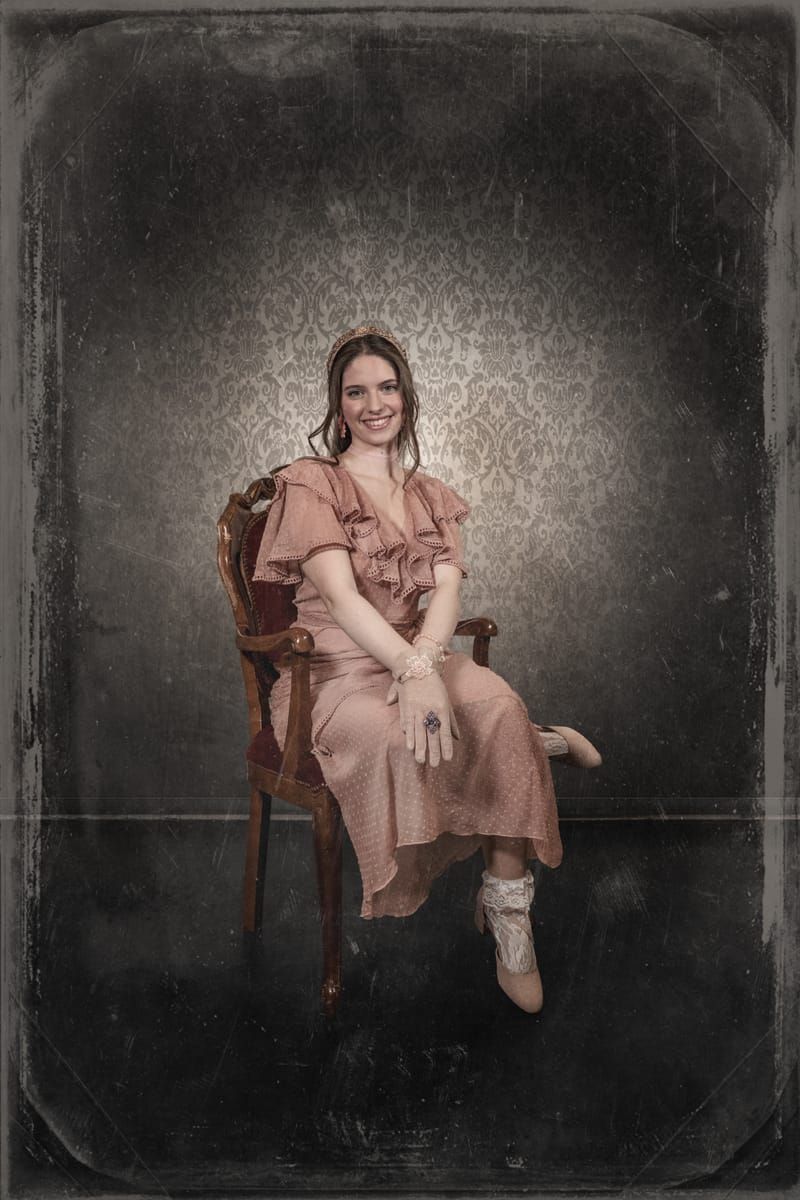 Jessica Wahl als Cecily Cardew in „Bunbury“ (2023)