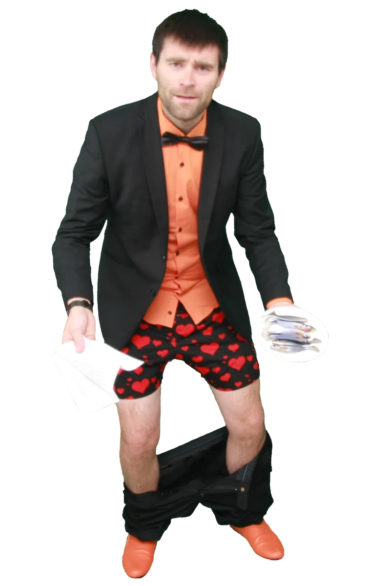 Florian Kern als Frederick Fellowes oder Philip Brent in „Der nackte Wahnsinn“ (2019)