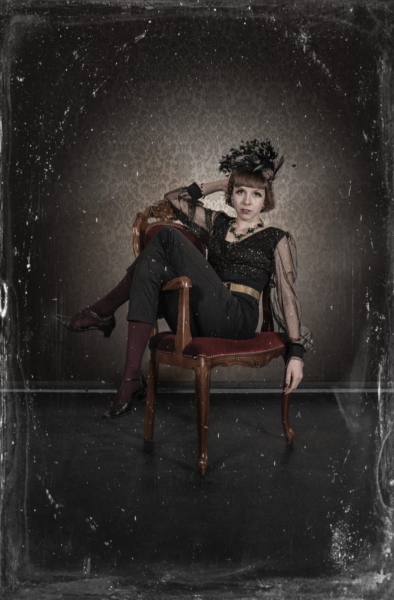 Hannah Deffland als Gwendolen Fairfax in „Bunbury“ (2023)