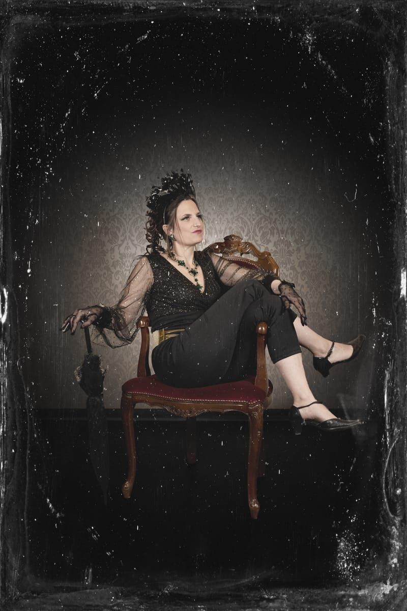 Lisa Piras als Gwendolen Fairfax in „Bunbury“ (2023)