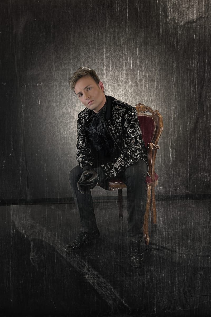 Christian Marc Klein als Jack Worthing in „Bunbury“ (2023)