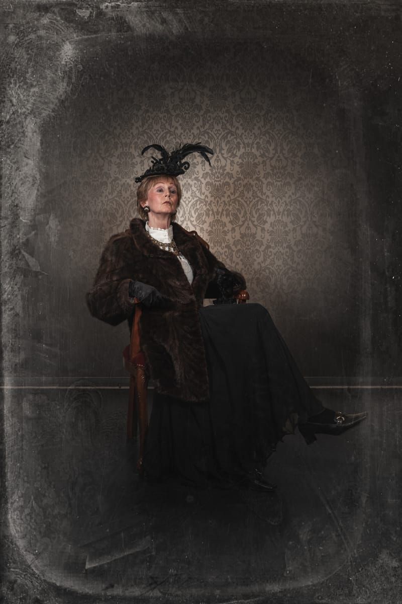 Renée Faber als Lady Bracknell in „Bunbury“ (2023)