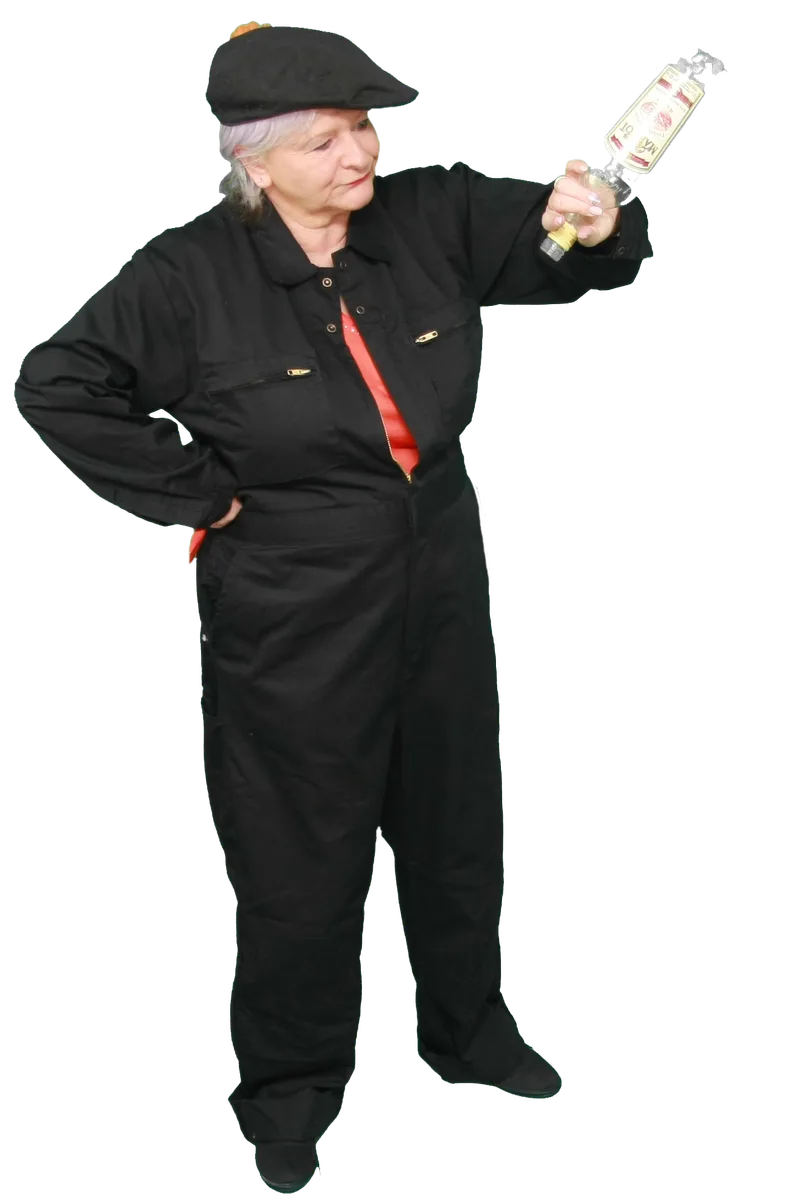 Marita Schwarz als Zelda Mowbray oder Einbrecherin in „Der nackte Wahnsinn“ (2019)